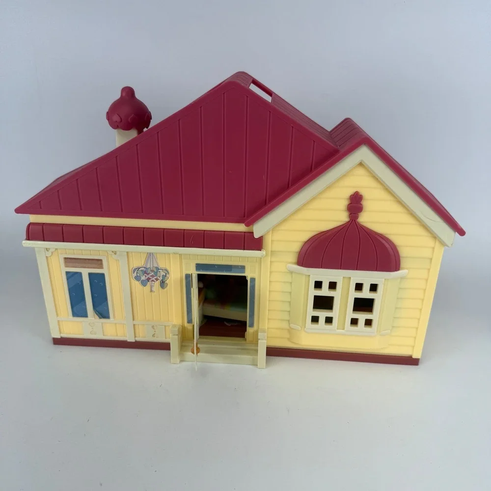 Bluey Heeler Family Home Playset Moose Toys Yellow House with Furniture Extras